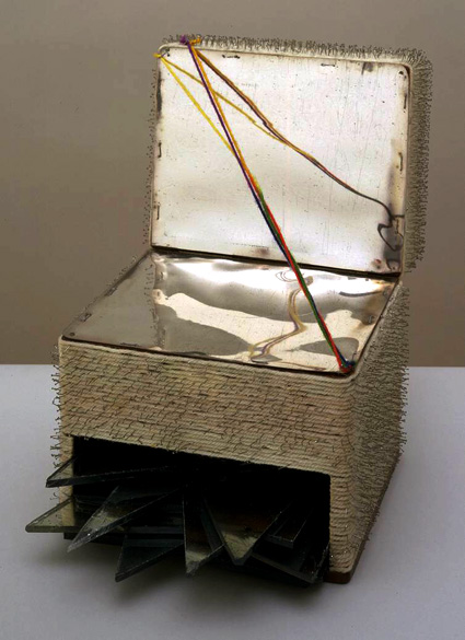 קופסה. 1963, עבודה של לוקאס סאמאראס